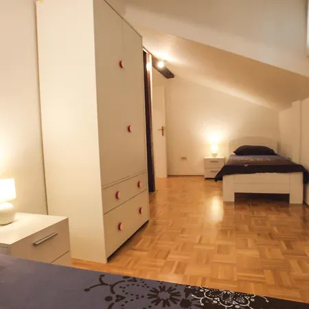 Spacious Apartment, Terrace, Gg アパート *