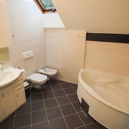 Spacious Apartment, Terrace, Gg